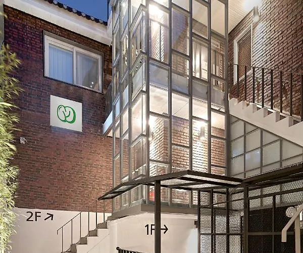 Monday Cracker Hongdae 4* Seul