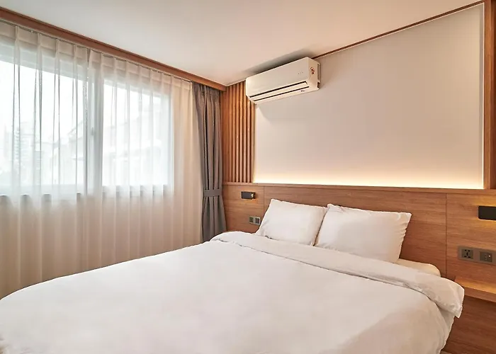 Affittacamere Monday Cracker Hongdae 4*